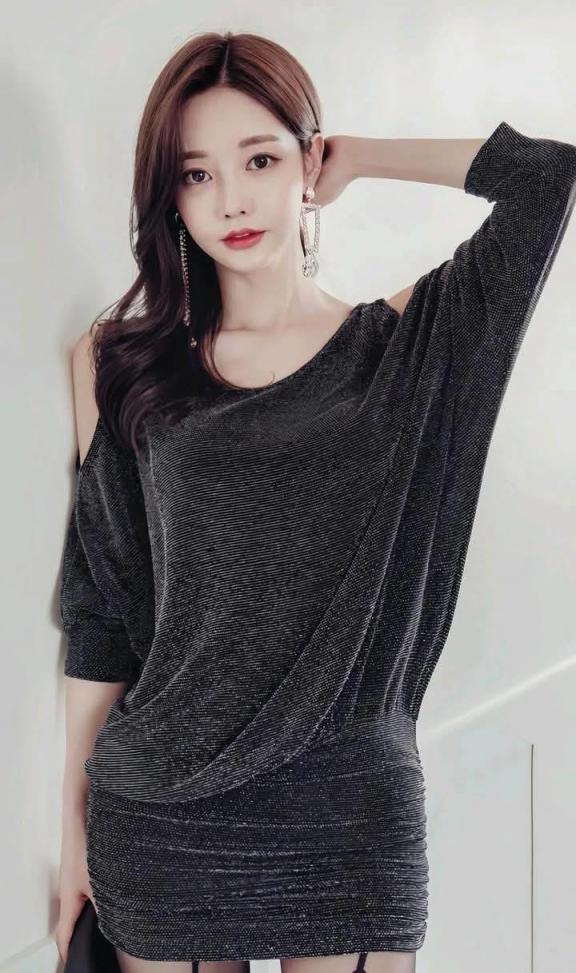 感性黑色 淑女