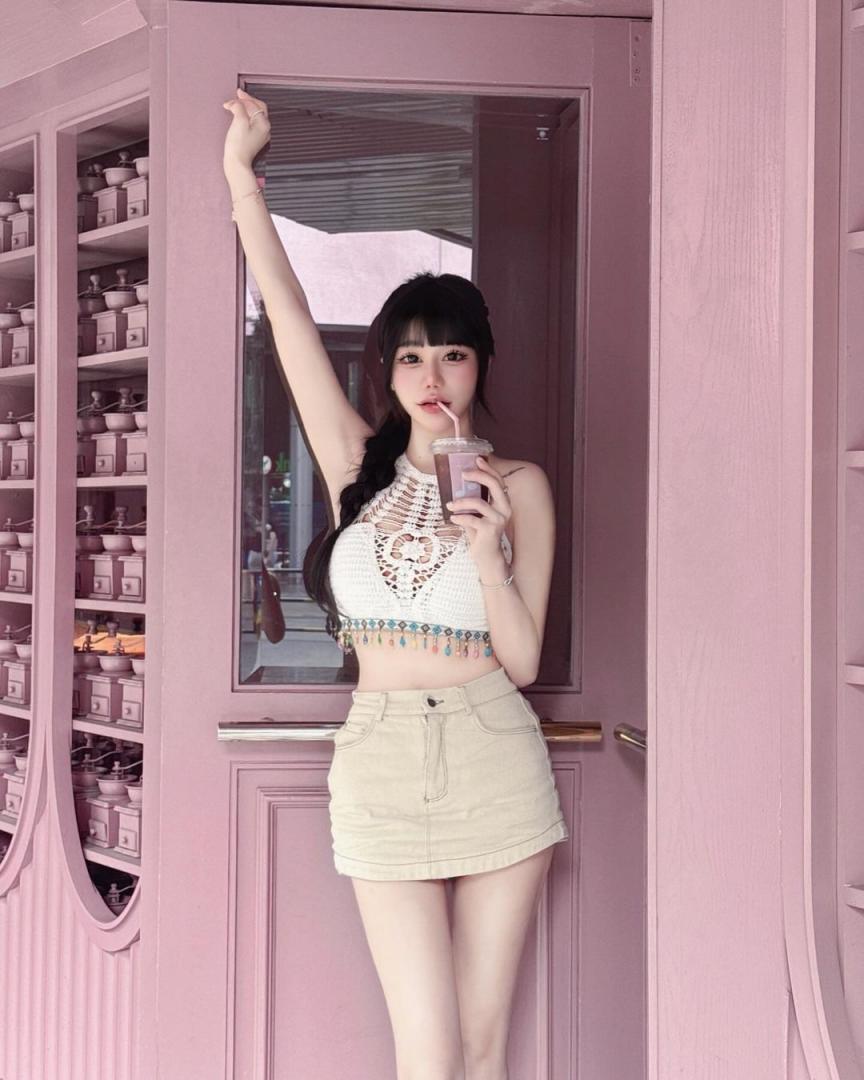 傲人雙峰洶湧 「朵菈」美奶視角讓人血脈噴張 (24P)