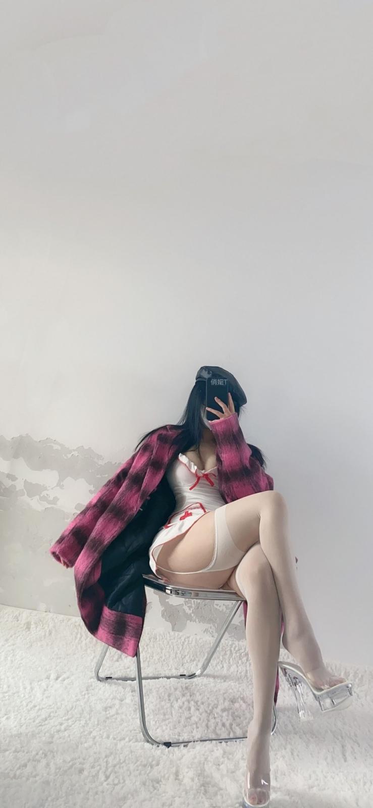 俏妞qiaoniuTT - 護士姐姐 (18P)