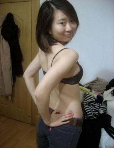 [自拍]無套中出漂亮安親班女教師 (18P)
