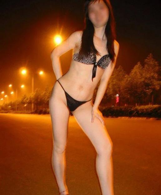 [自拍] 人妻夜晚睡不著~夜拍 (13P)