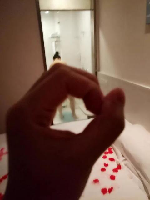 [自拍] 漂亮的輕熟女酒店約炮 (14P)