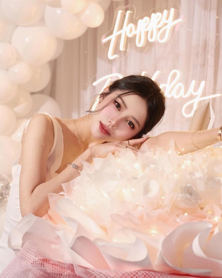 「Feng_Ling」絕頂Body大放送 (21P)