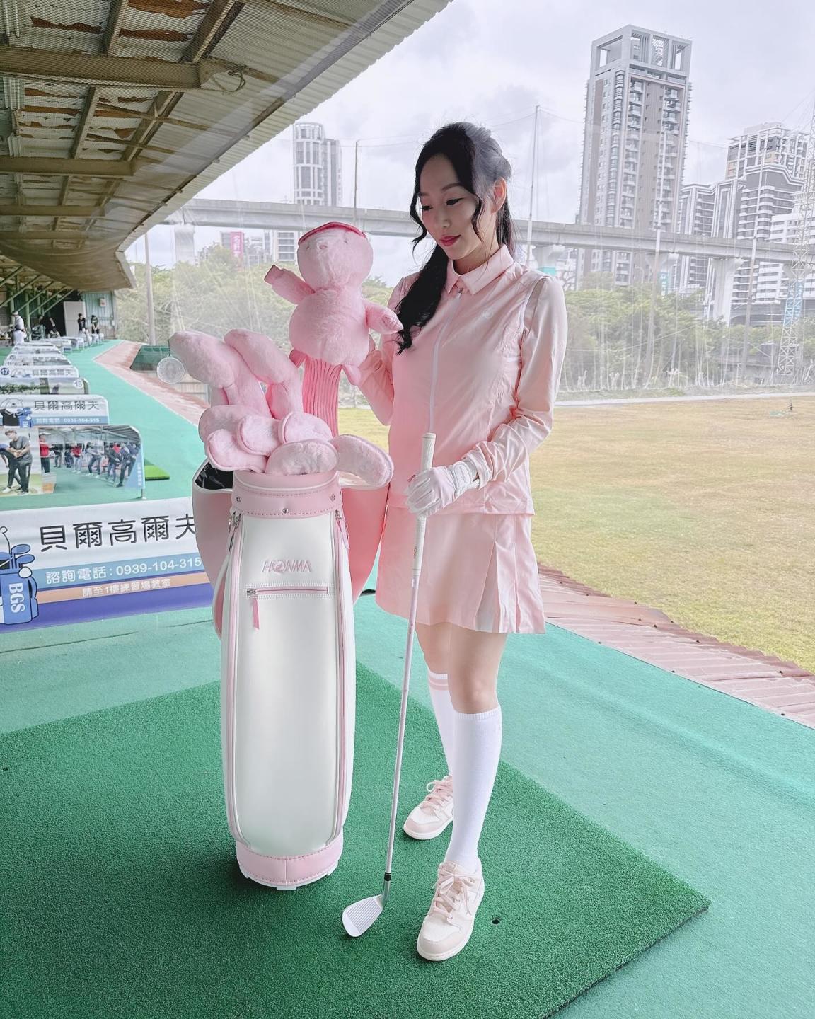 「妤妤」氣質性感兼具 豐滿胸型好 (15P)