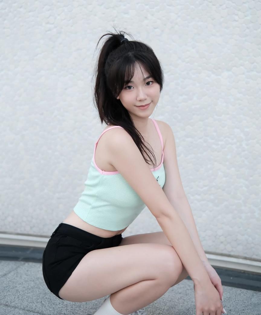 性感網美「童」 色氣曲線 看了沒輒 (21P)