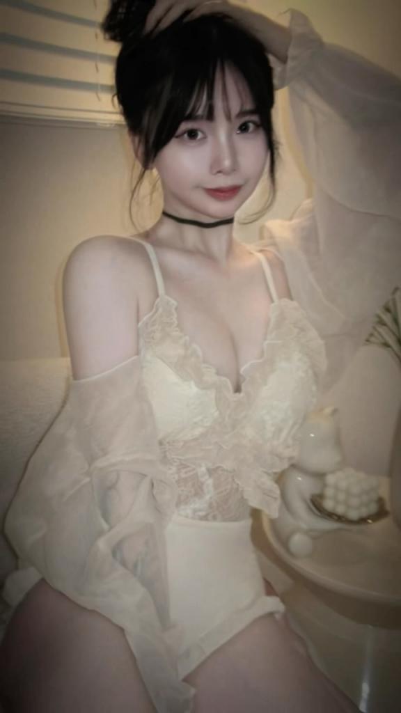 「ZAZZA」天使般的笑容給人滿滿活力 (21P)