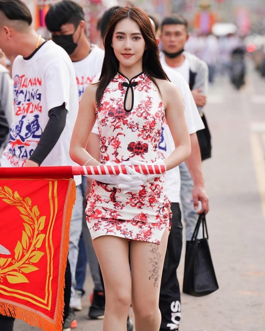 姣好身材若隱若現「仙仙Shan」 (18P)
