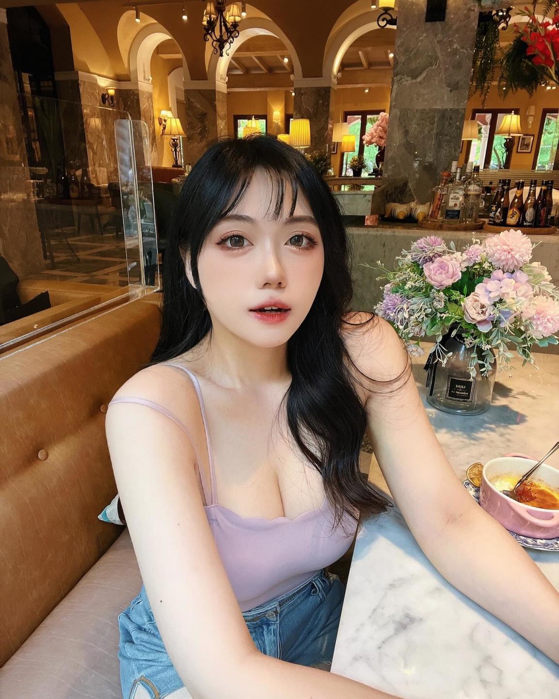 「Alice_Wu」大眼女孩 甜美臉蛋 (21P)