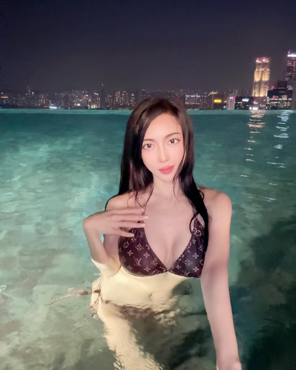 「林米可」女王般的氣質 細腰爆乳 (20P)