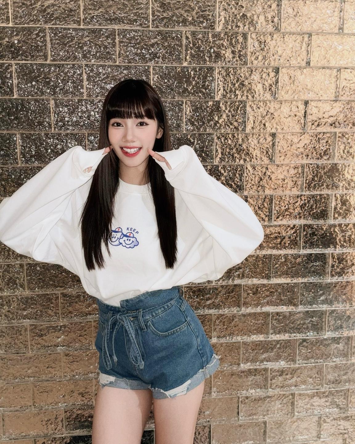 「Abby_林夏蕾」女王般的氣質 細腰爆乳 (34P)