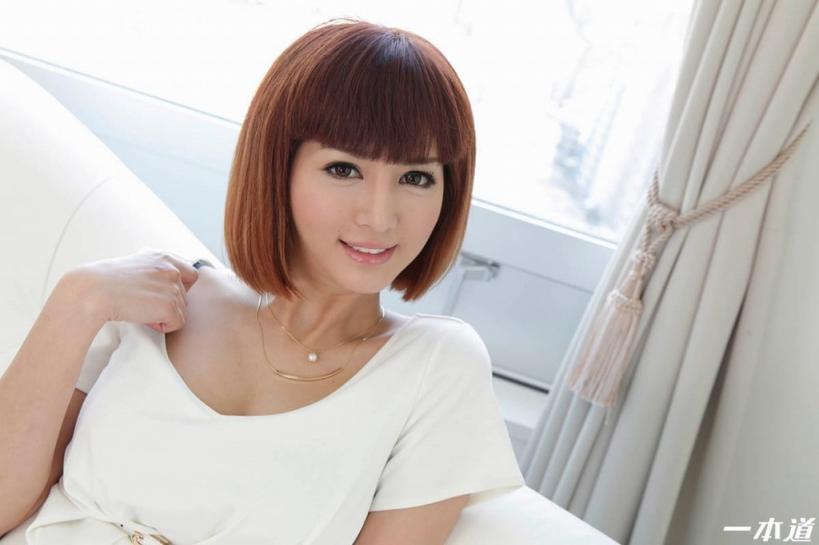 「何処かで見た作品が････ｗ 」　麻生 希 (44P)