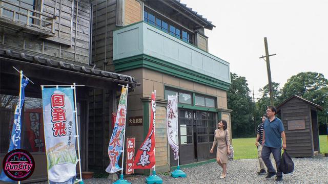 逢見リカ：筆おろし溫泉ソープ 親父が再婚して― Hカップ巨乳の義母さんができた。家... (21P)