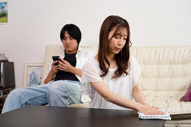 今井栞菜：義父との同居で終わりを告げた、私の幸せな結婚生活 今井栞菜 (21P)