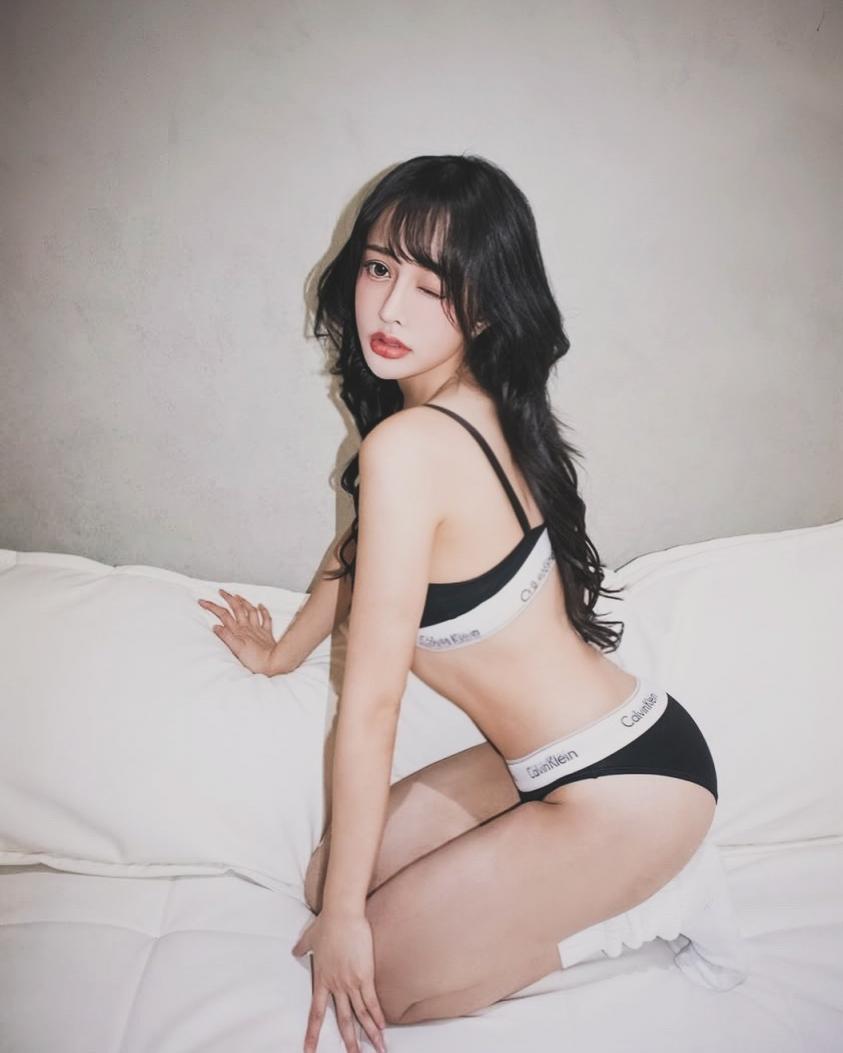 優雅脫俗「優娜UNA_」渾身散發著女神光芒 (23P)