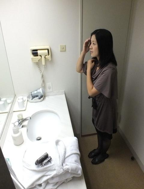 [自拍] 按摩熟女 (19P)