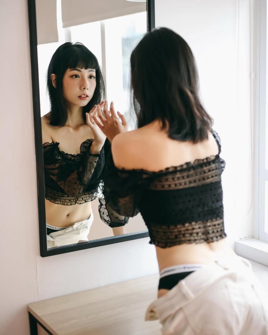 「翁捲捲」暗藏姣好身材 可甜可性感魅力無窮 (23P)