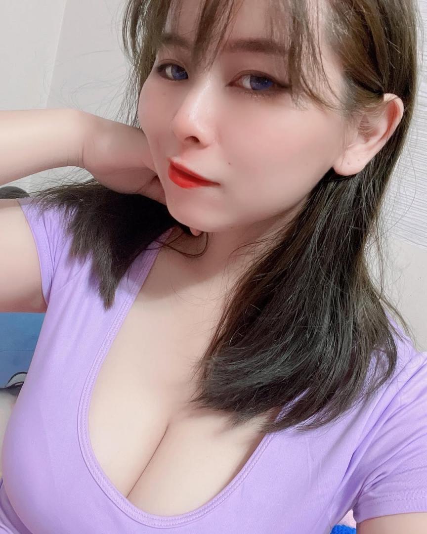 「筱曖」雙乳彈出 色氣曲線 (23P)