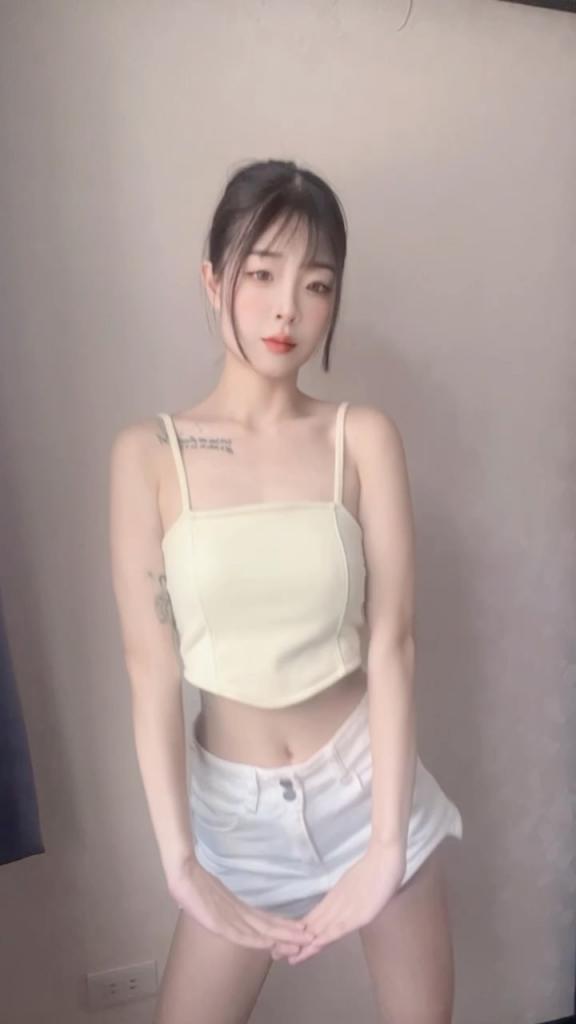 「寧寧」凹凸曲線讓人想用力疼愛 (23P)
