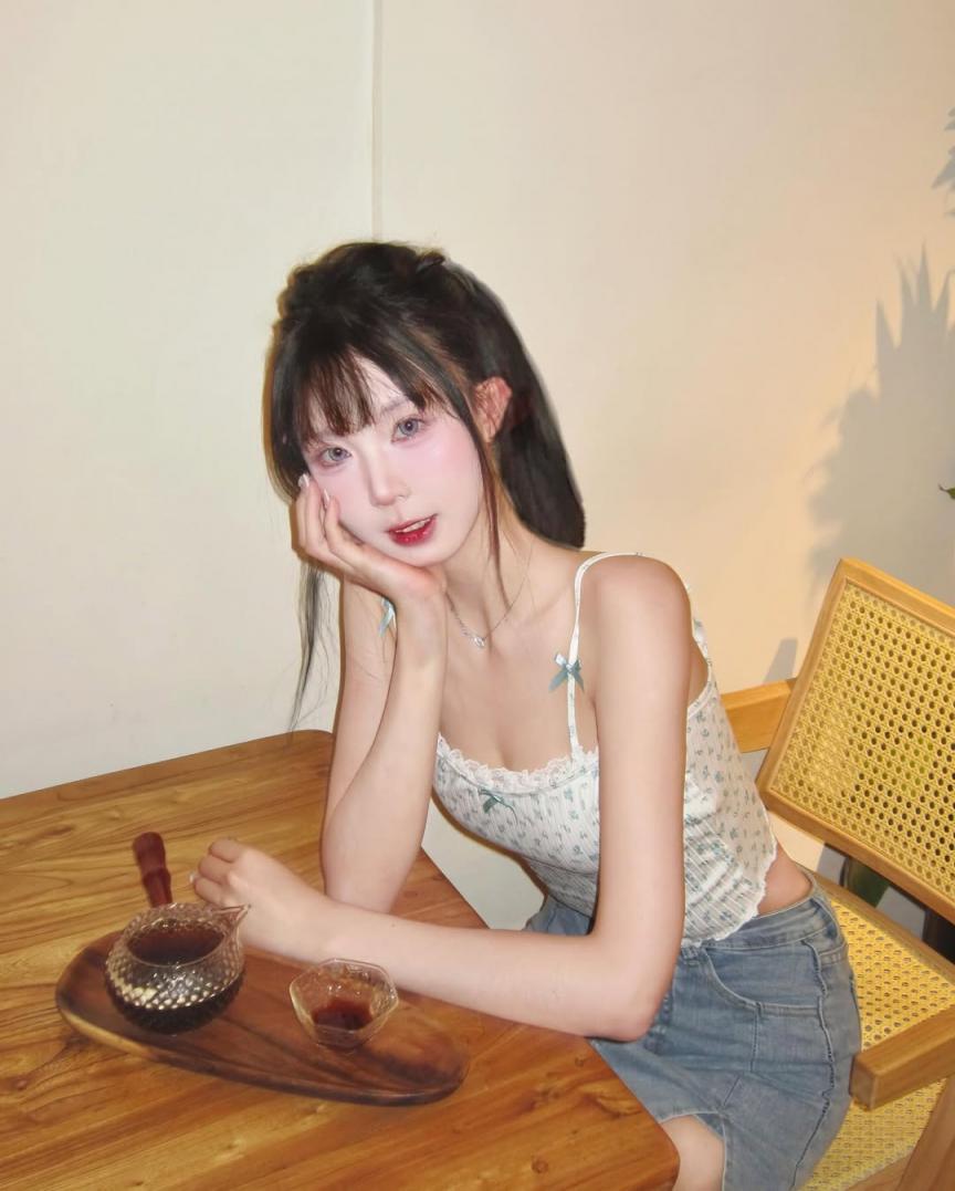 「烤麵包」甜美臉蛋好戀愛感 (21P)