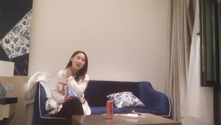 [自拍] 約位妹子啪 從沙發上一直操到床上 (12P)
