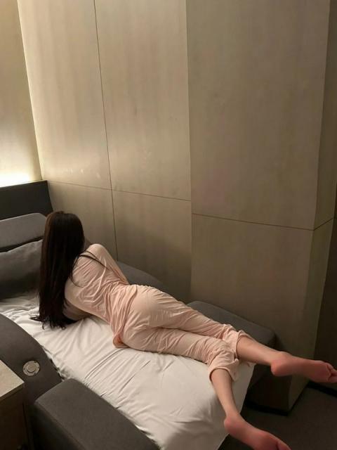 偷約新來的實習生 (10P)