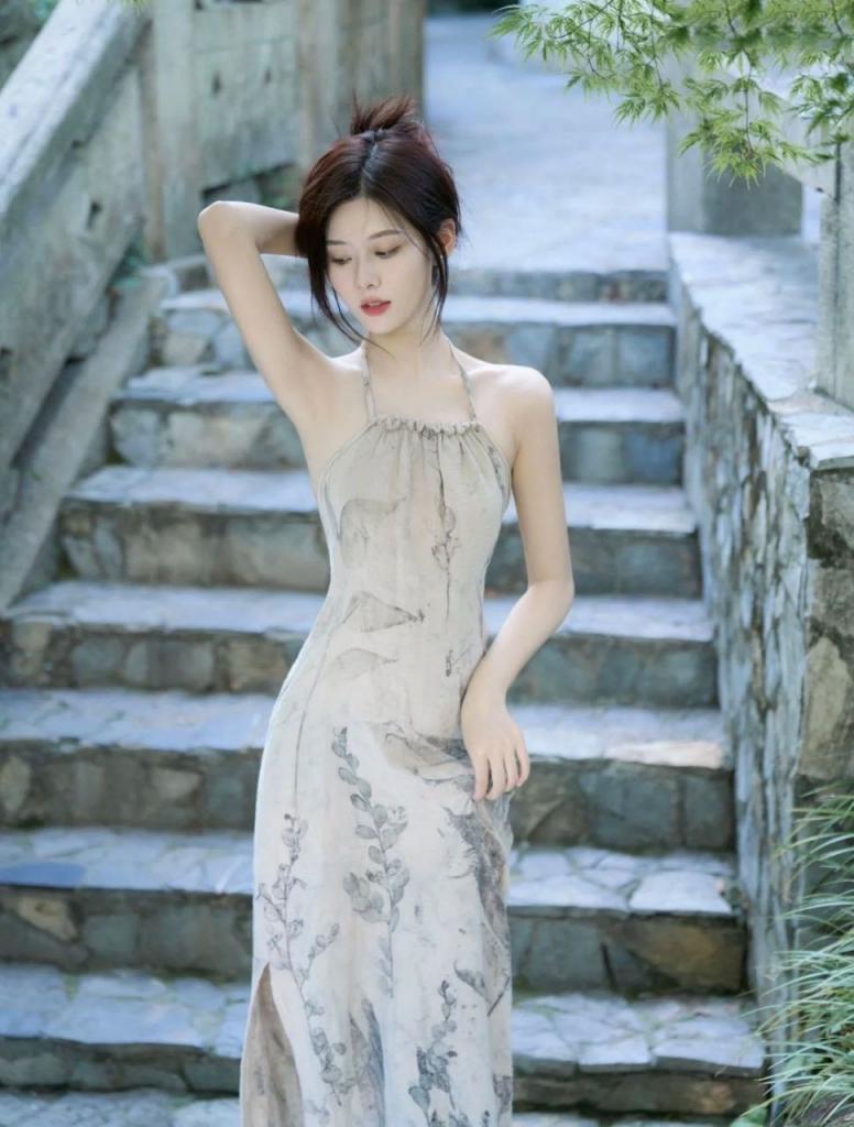 [自拍] 蜂腰 美逼 (22P)
