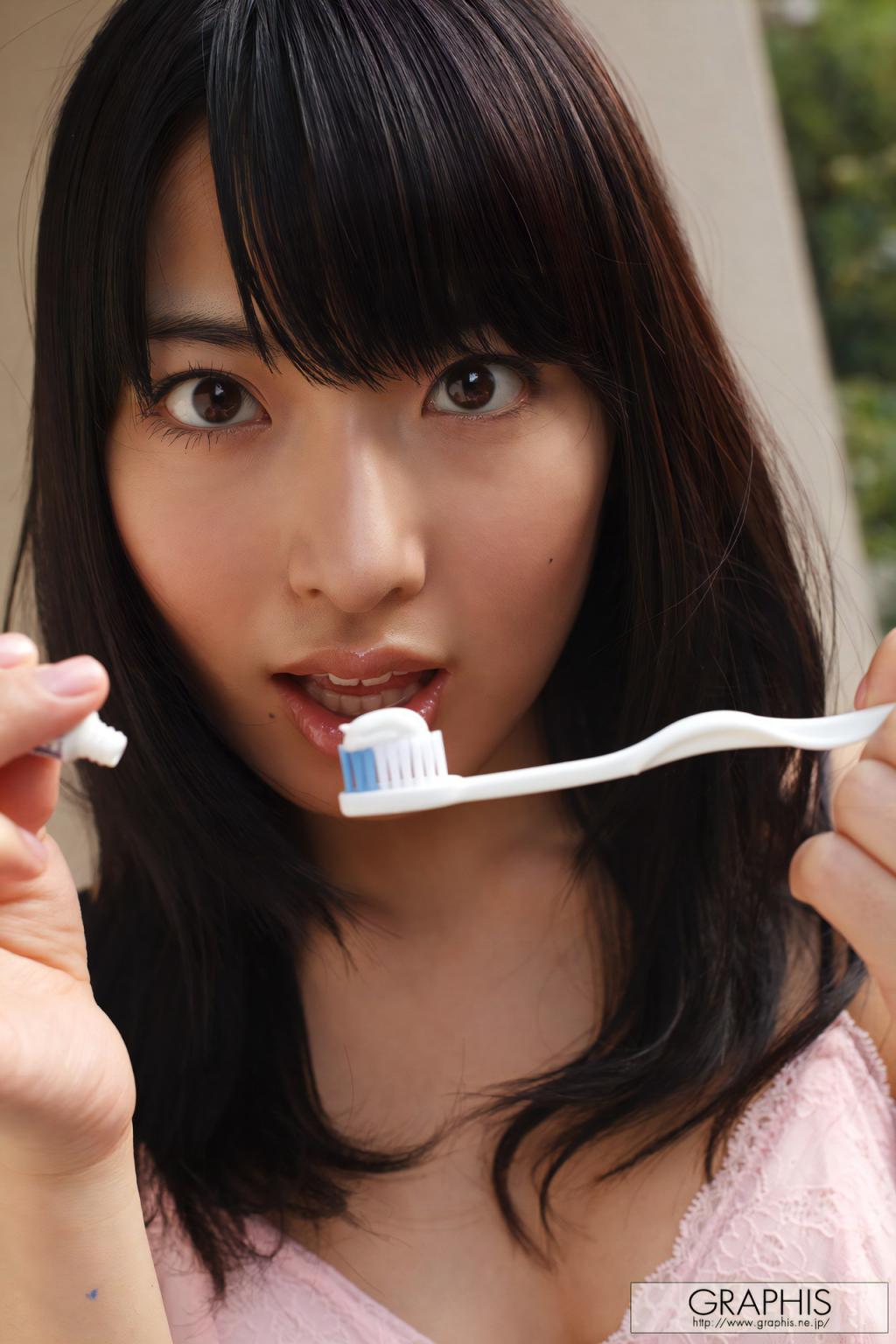 [由愛可奈] 用「胸狠武器」狙擊你的心 (36P)