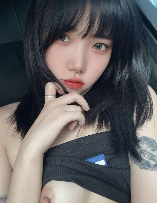 頂級露臉小母狗