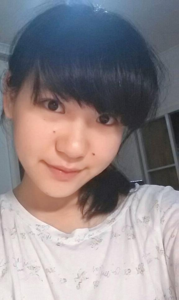 [自拍] 處女大生掰淫穴 (29P)