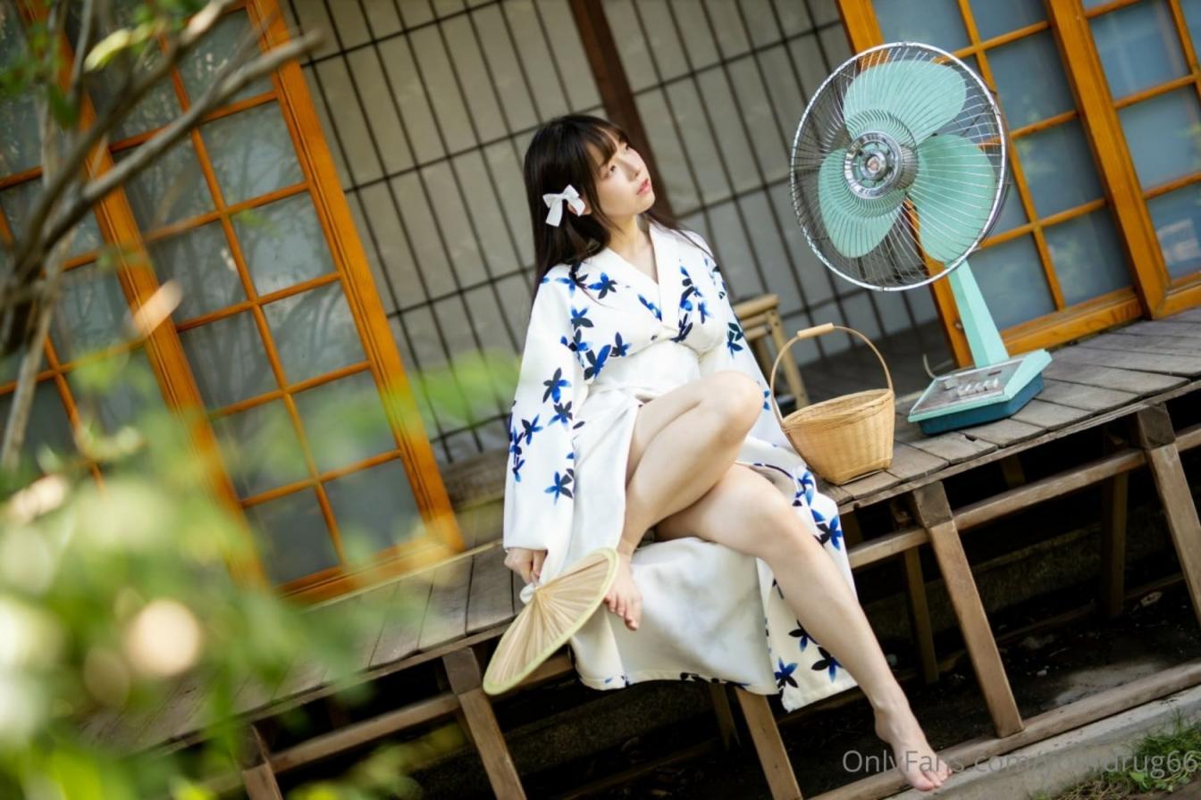 六味帝皇醬《夏日和服》 (72P)