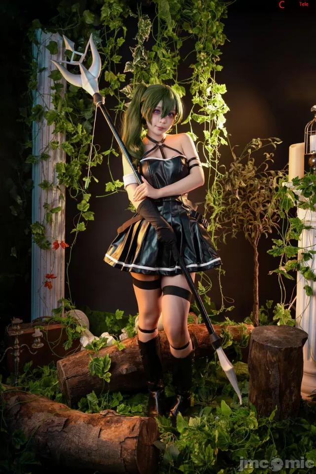 Umeko J cosplay Ubel – Sousou no Frieren (106P)