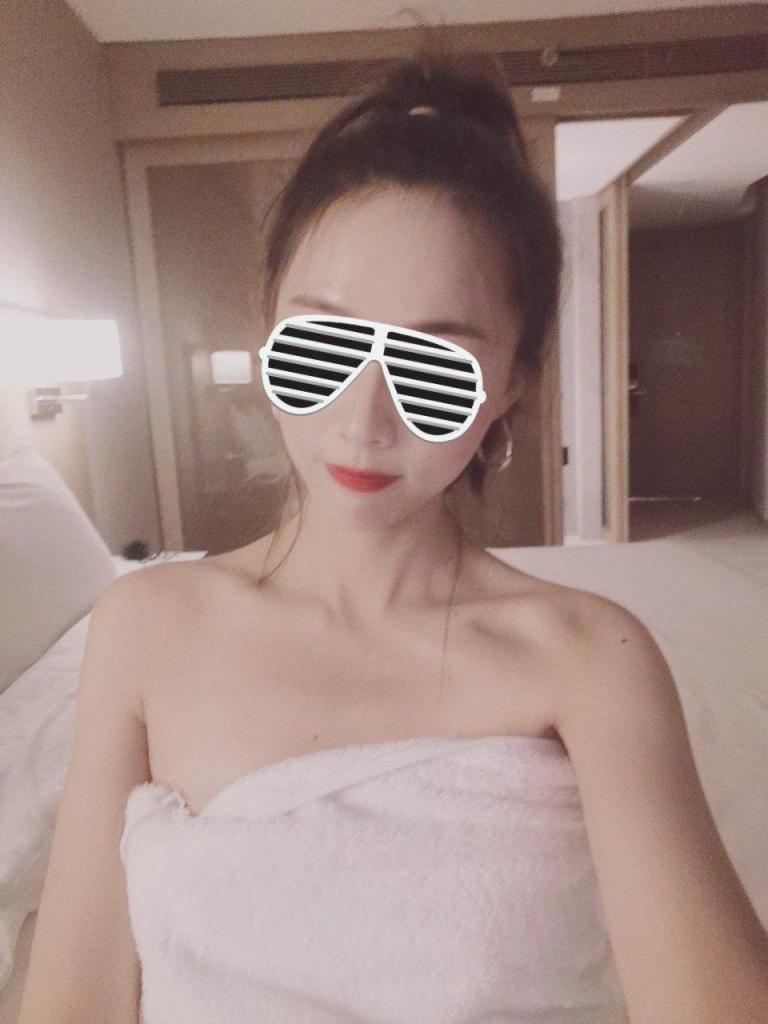 老婆艷照流出 (10P)
