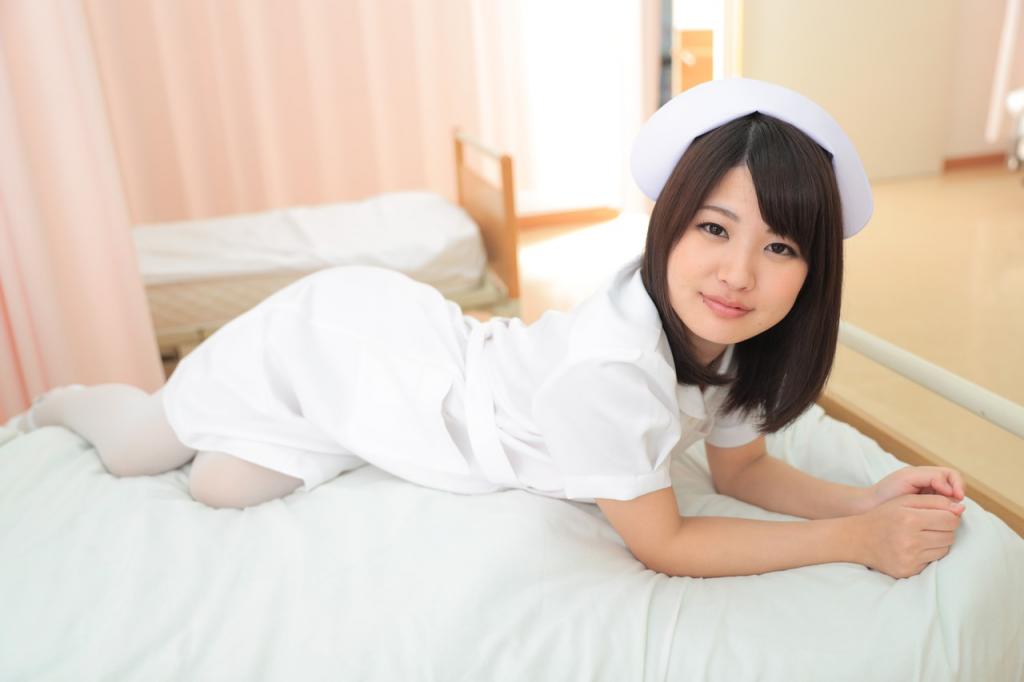 水谷あおい：NOと言えない白衣の天使 (22P)
