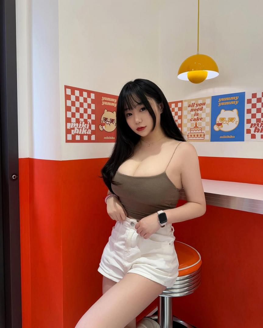 扒逼見哥哥 人美逼騷