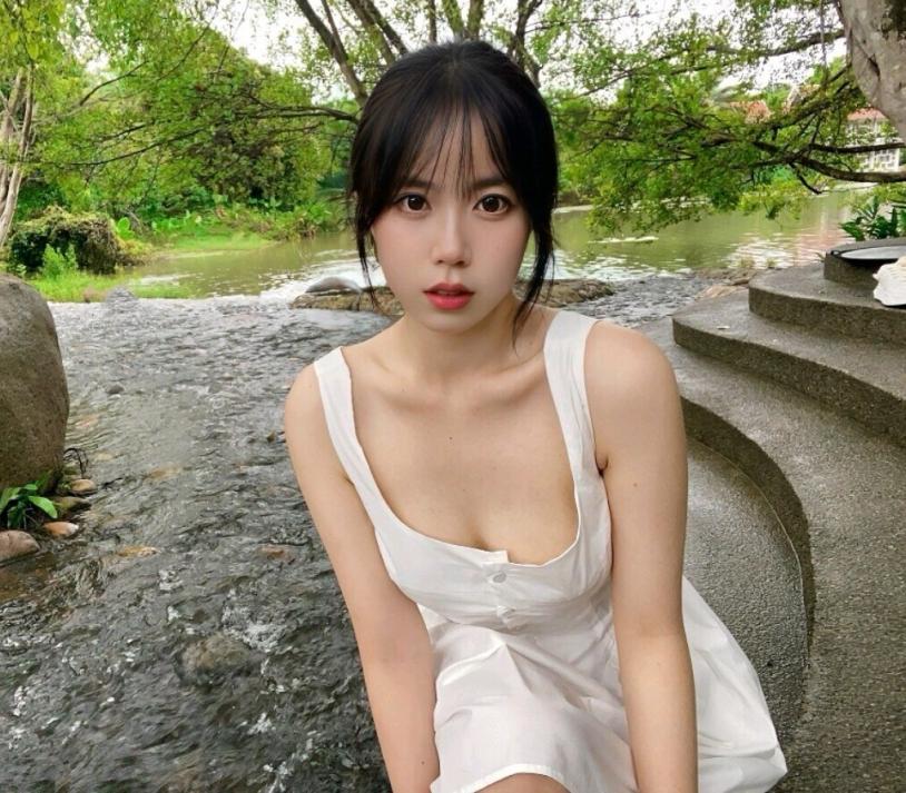 [自拍] 美女 隨性拍 (16P)