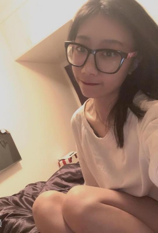 [自拍] 富二代無套迷玩90後美女 (17P)