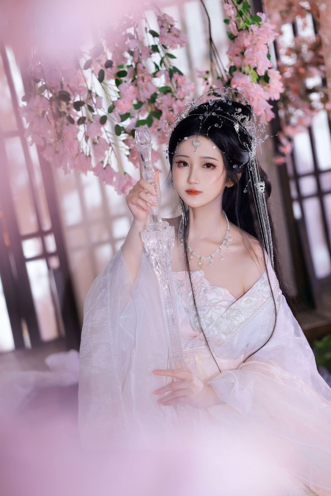 三度_69 — 小師姐寫真＋自拍【81P】 (81P)