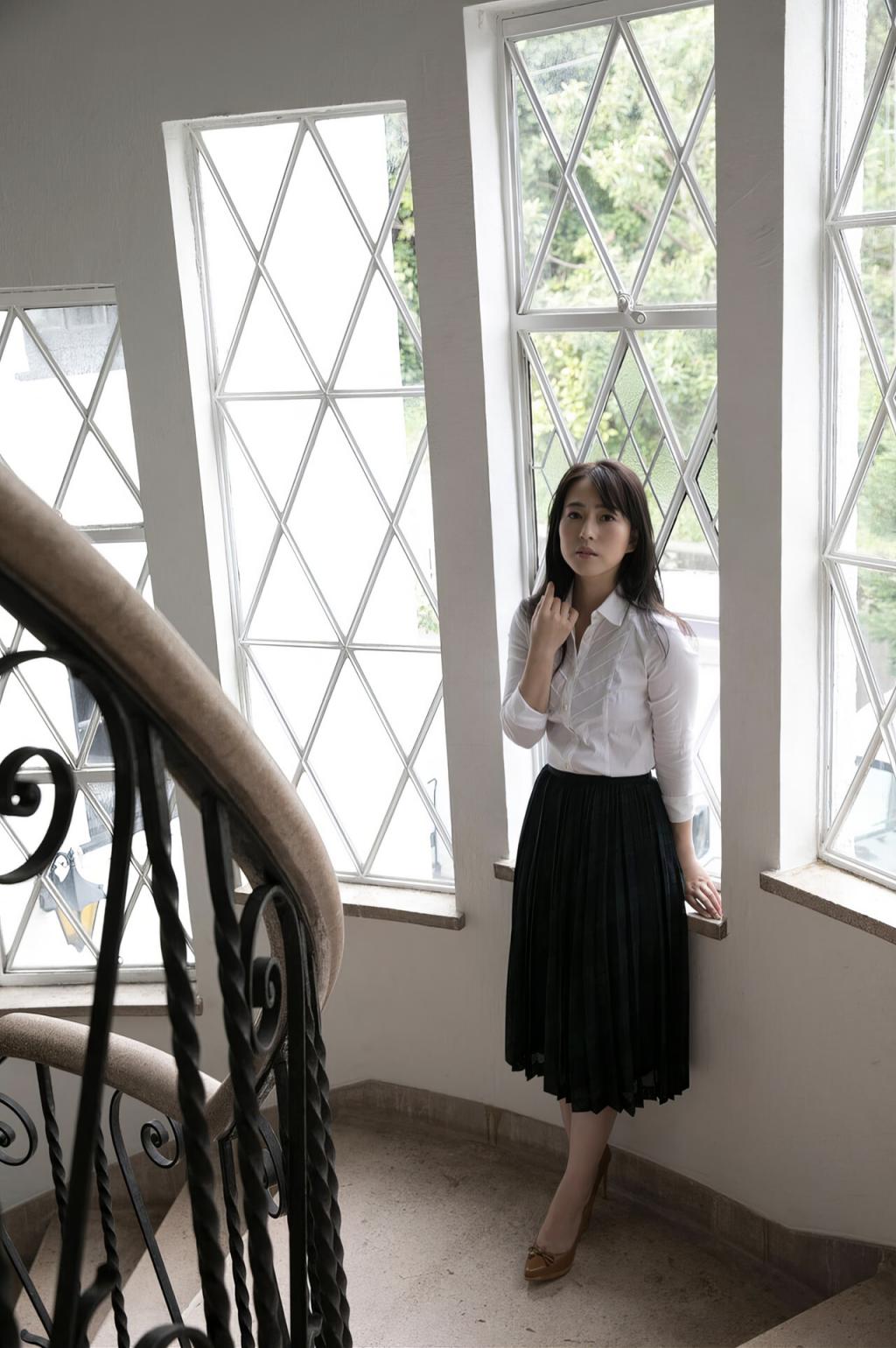 [薄井しお裡] 性感深溝畫面太誘惑！想擁入懷中 (30P)
