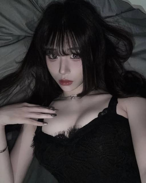 魅惑眼神「yc」讓你徹底失控 (10P)