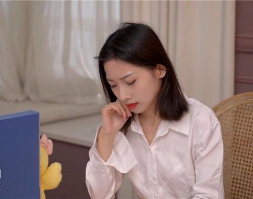 [自拍] 超清純火辣身材空姐 (26P)