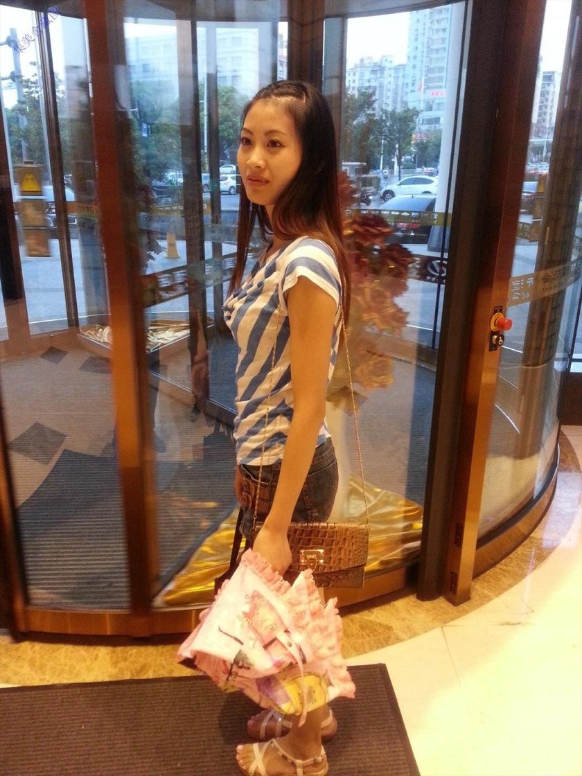 [自拍] 與女同事出差 在飯店內 (33P)