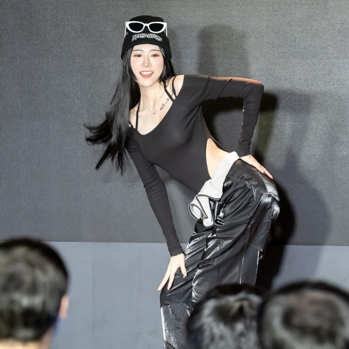 「曉曉」甜美大眼超迷人 網友一片淪陷 (10P)