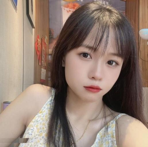 女大生美女裸露清涼寫真！ (14P)