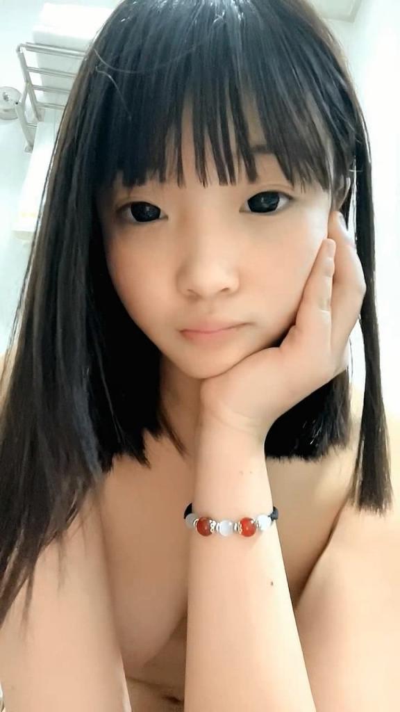白嫩00后女 身材極度淫騷