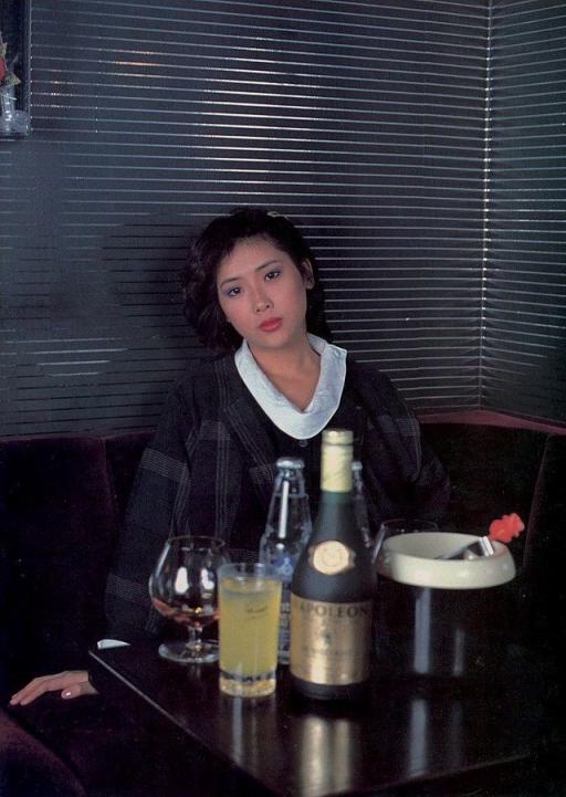 [自拍] 二女侍一男 (22P)