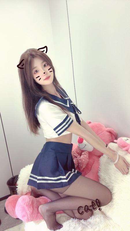 可爱女友情趣自拍 (11P)