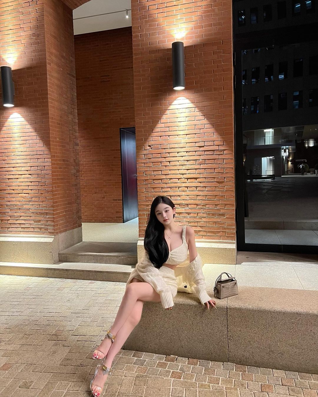 超辣甜美正妹「錢慧」邪惡視角震撼視覺 (10P)